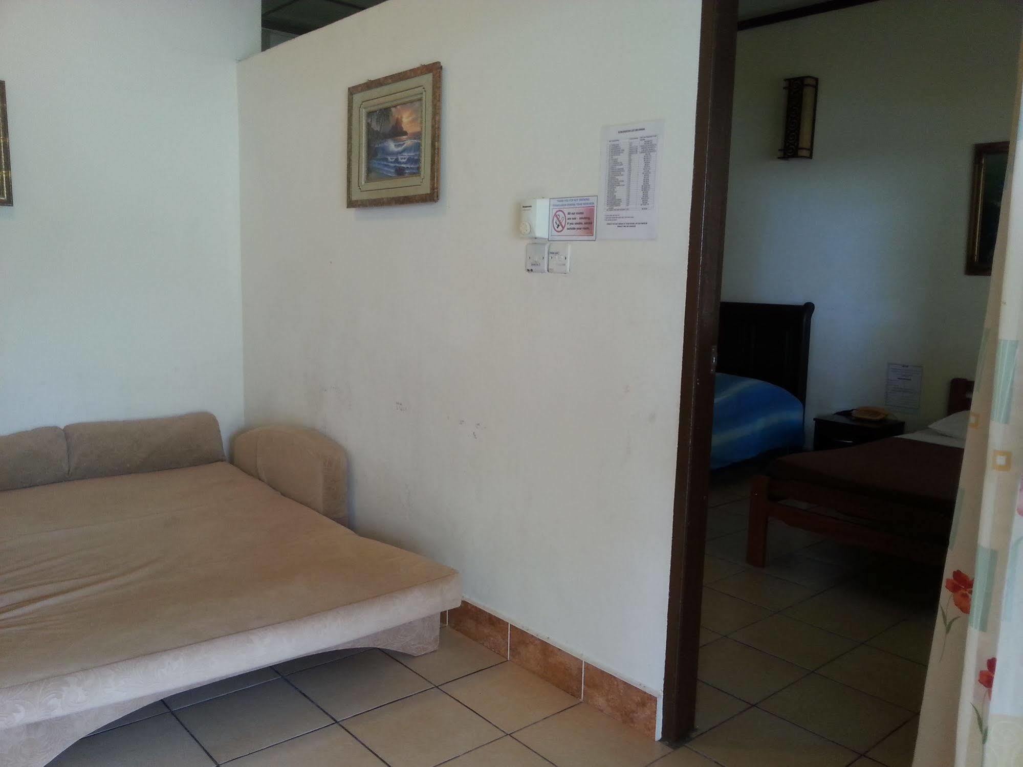 Seaside Travellers Inn Kinarut Esterno foto